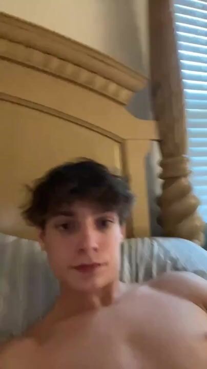 Smooth 18yo twink goes gay on cam