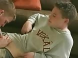الرجل المفتول يحصل على مص ساخن