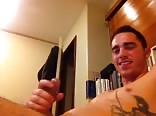 ノンケが誤って自分に顔射 - 詳細はgayboy.caで