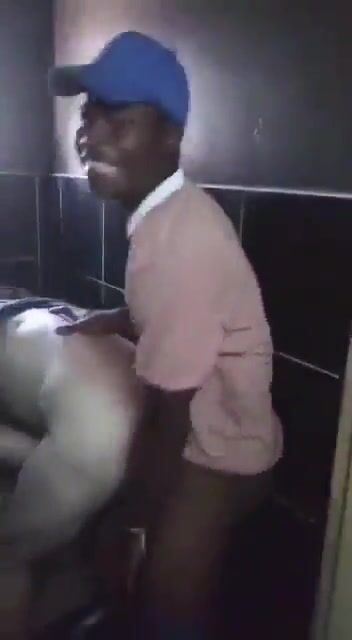 Black stud raw-fucks white tourist for cash