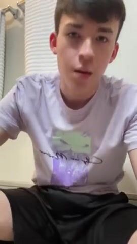 Straight boy wank on toilet