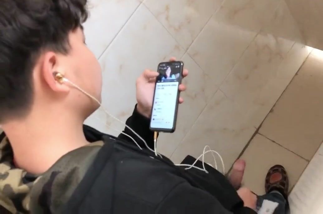 Straight chinese boy stroking spy