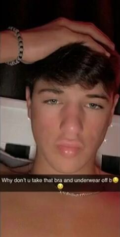 Straight cutie jerks while snapping girl