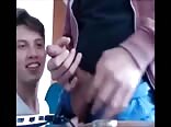 رجل مستقيم يتجرأ على ممارسة الجنس المثلي