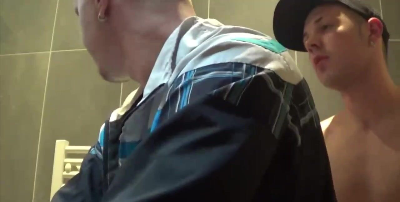 French lads bareback in bathroom