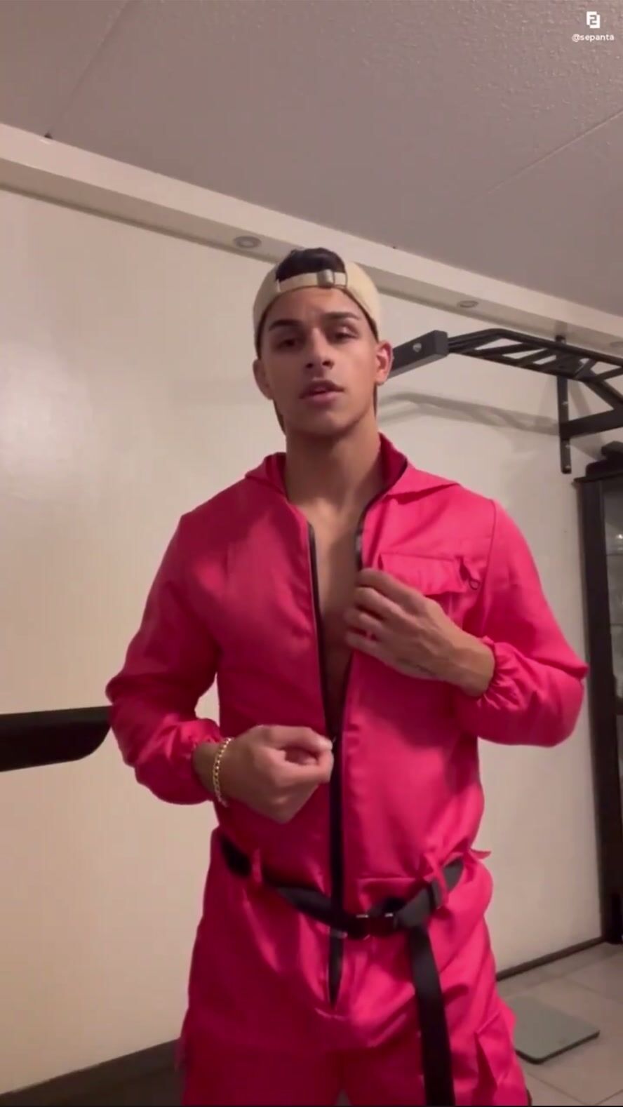Straight guy jerks off and cums