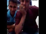 صديق مستقيم يمص زب رجل