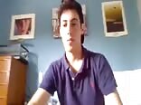 прямой красавчик с огромным членом показывает елду