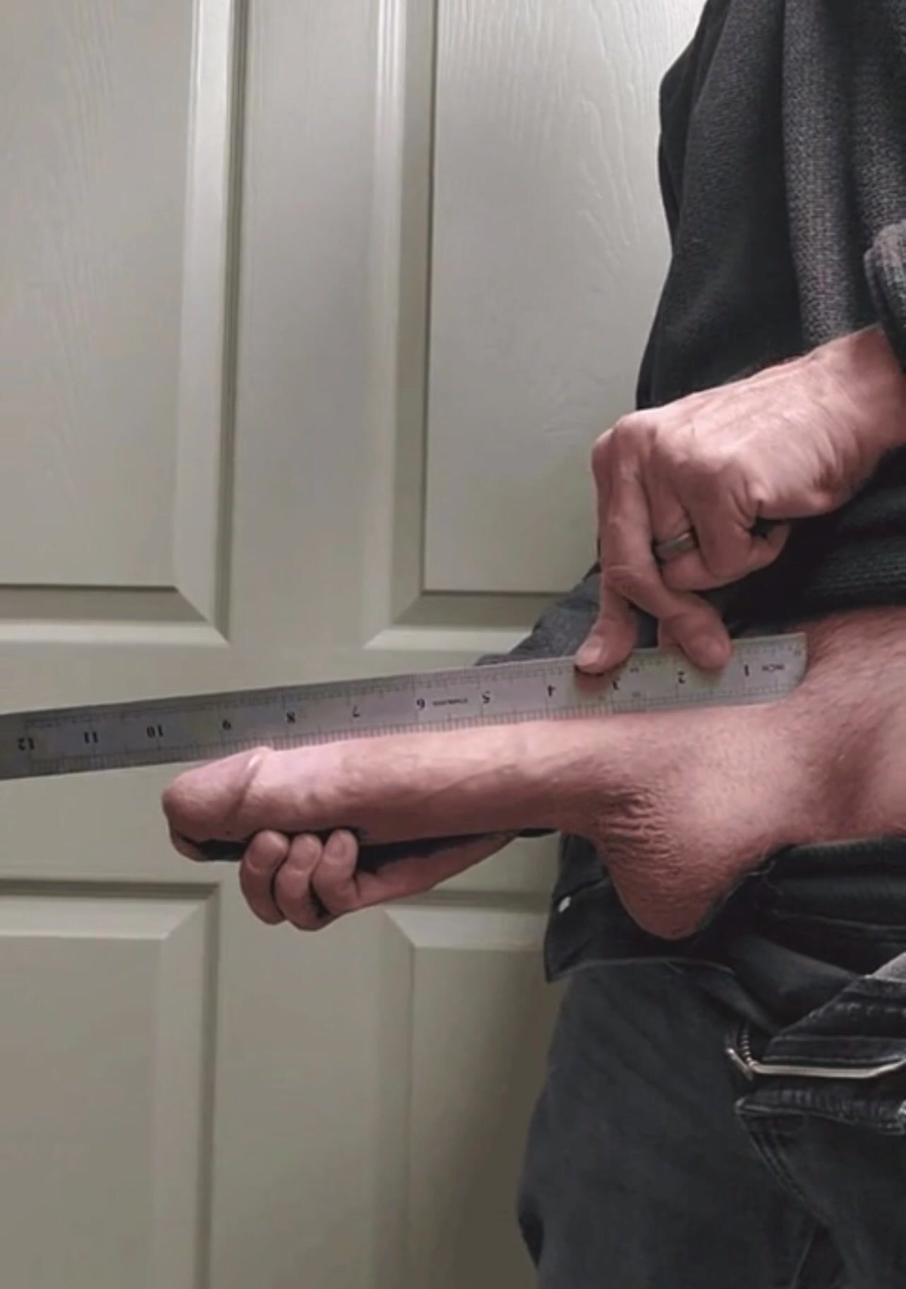 Straight married man's real ten incher measured hard