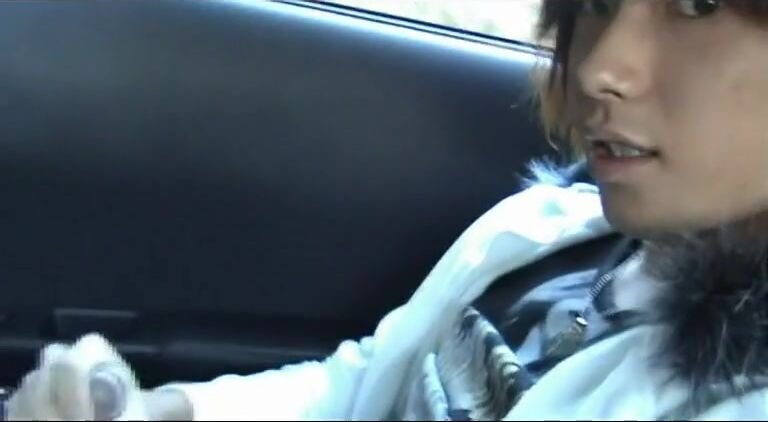 Strange going on car back seat cum ased