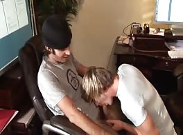Study break bareback: daddy pounds twink raw