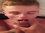 Sperma im mund nach dem blasen