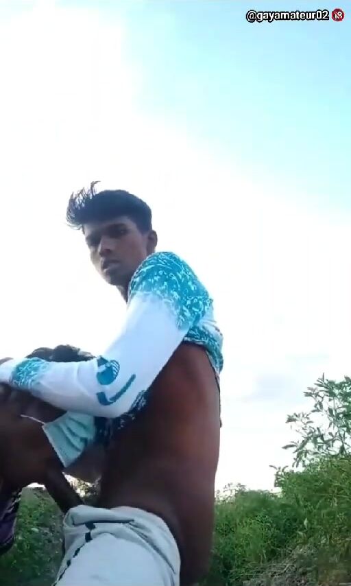 Chicos públicos chupan mi polla
