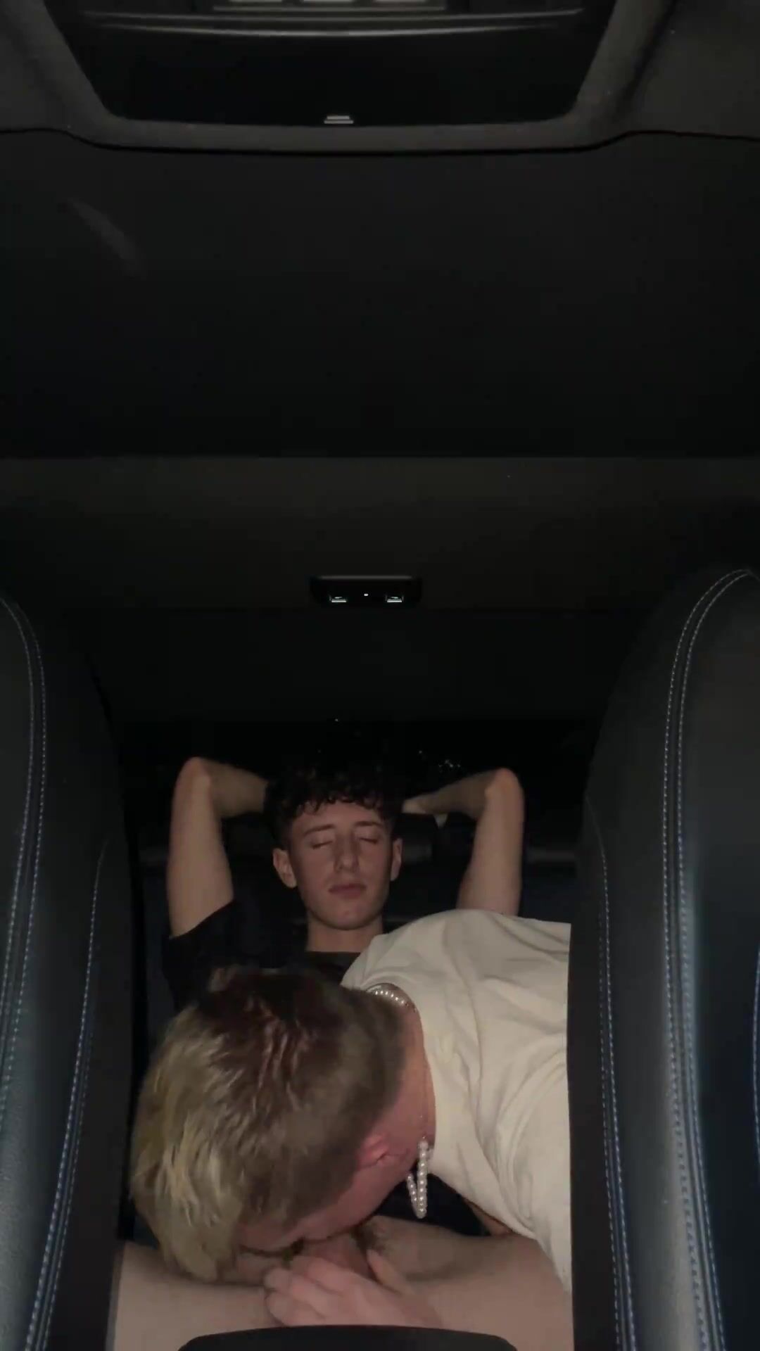 Irisch schwanz im auto lutschen