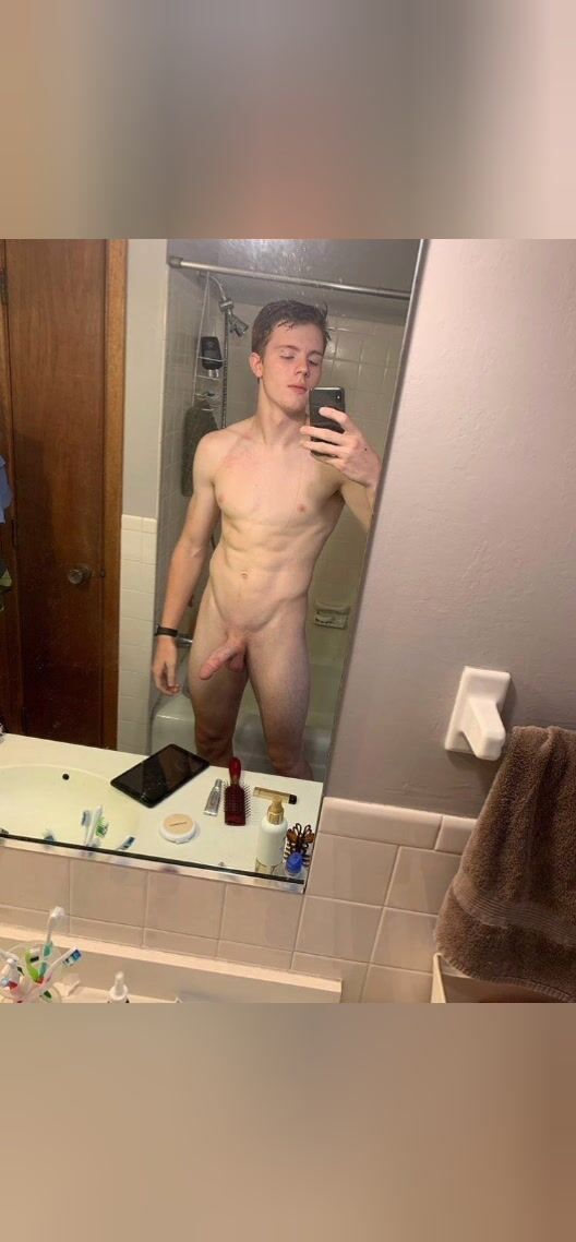 Luke jerks his big dick in super hot sextape