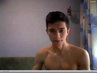 Dreamboy rips twink on cam