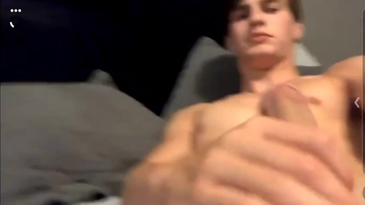 Super süße cam-jungs tauschen rohe schwanzbilder und bareback-videos
