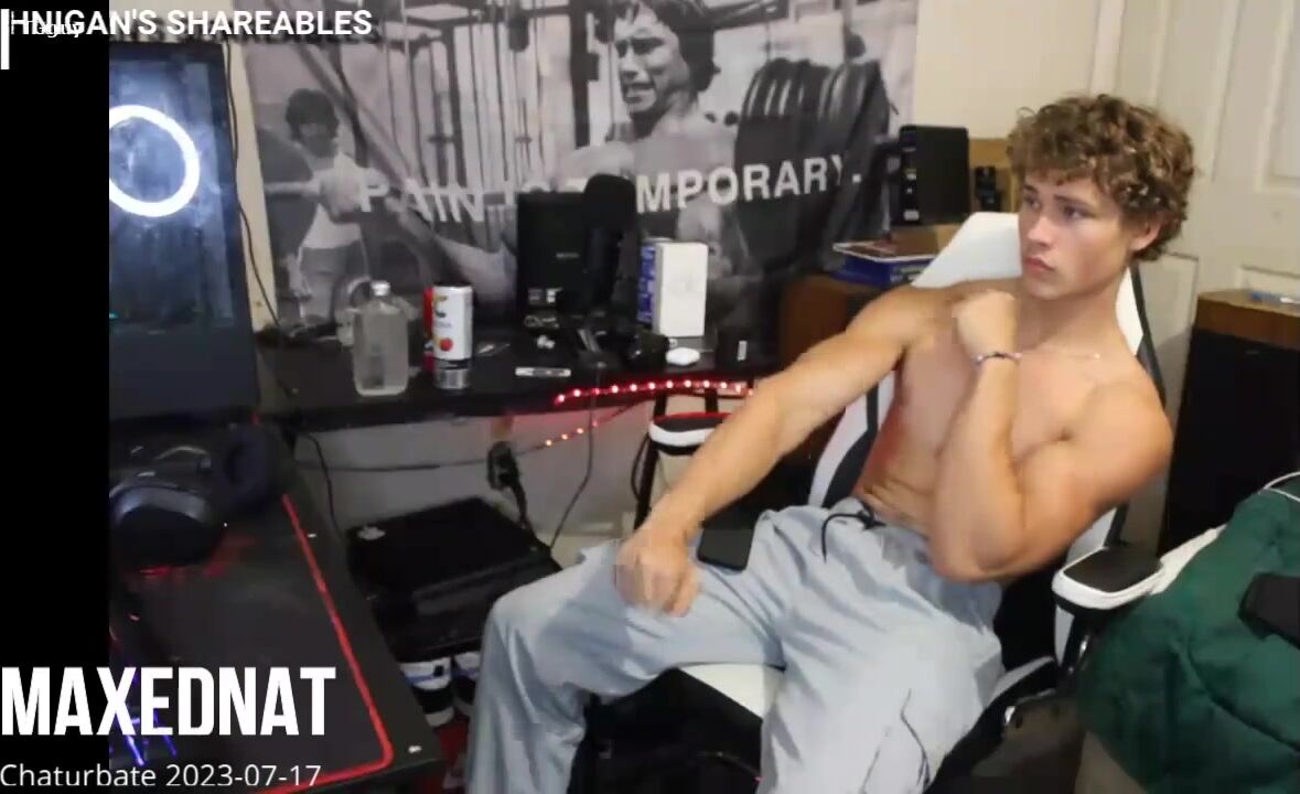 Superfit max jerks and cums on cam 2023-07-17