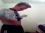 足球训练后出汗的嫩男