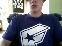 Sweet emo gay boy wanks on cam