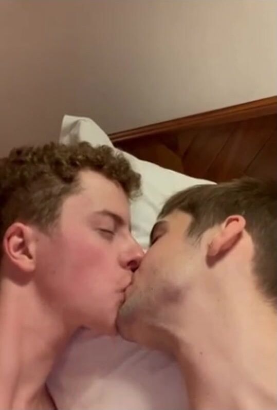 Sweet kissing and fucking