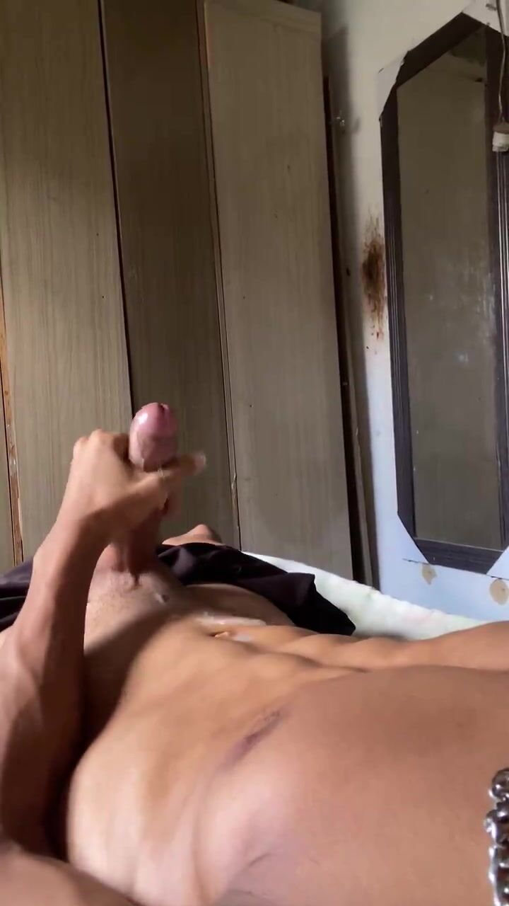 Adolescentes y jovencitos masturbándose fuerte 3