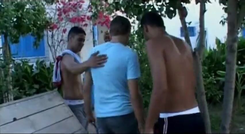 Ramener une lope chez soi bareback ado daddy muscle queue