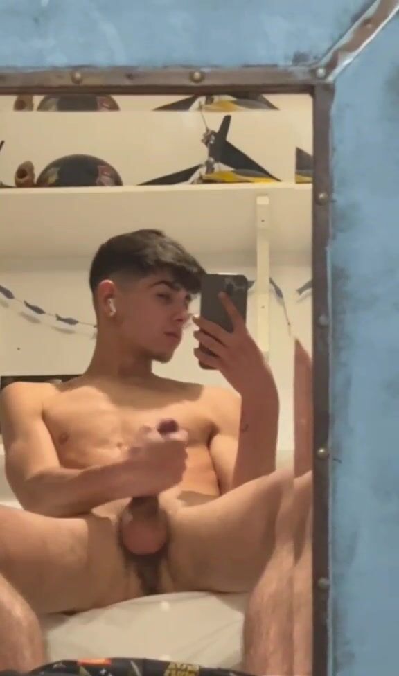 Tasty af straight teen mirror jerks