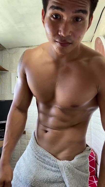 Muscle tease 2: no nude