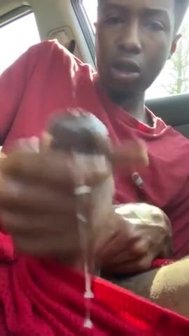 Adolescente folla en coche