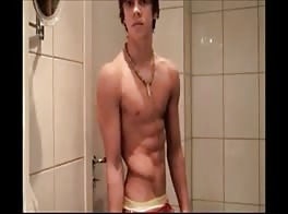 Teen flexing and wanking