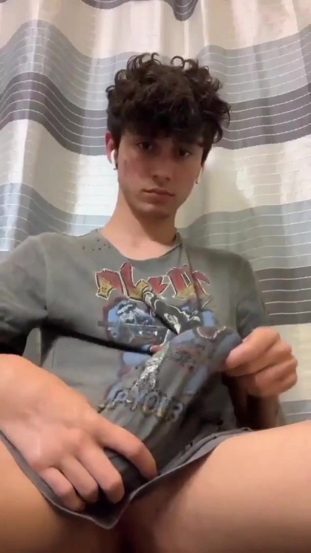 Adolescente rocker se corrige en jovencitos videos porno gay