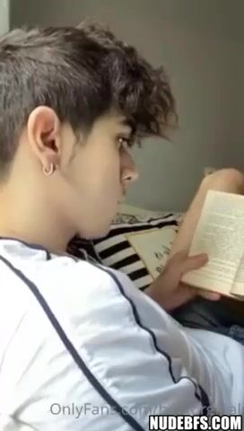 Pretty teen cock wanks and cums hard