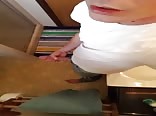 少年が彼の綺麗なチンポをシコシコする