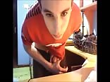 Ado branle sa queue cirée au bureau boys porn