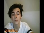 Adolescente vendo pornô e batendo punheta