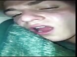बूढ़ा आदमी किशोर को बिना कंडोम चोदता है