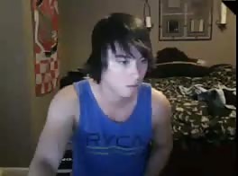 Adolescente fode sem camisinha em pornô gay