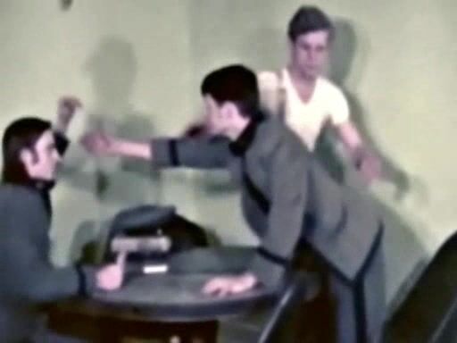 Adolescentes vintage de la academia toman la polla musculosa de pap...
