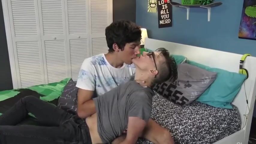 Muscle daddy barebacks twink next door