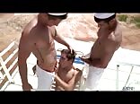 Soirée bateau gay ados bareback papa musclé queue