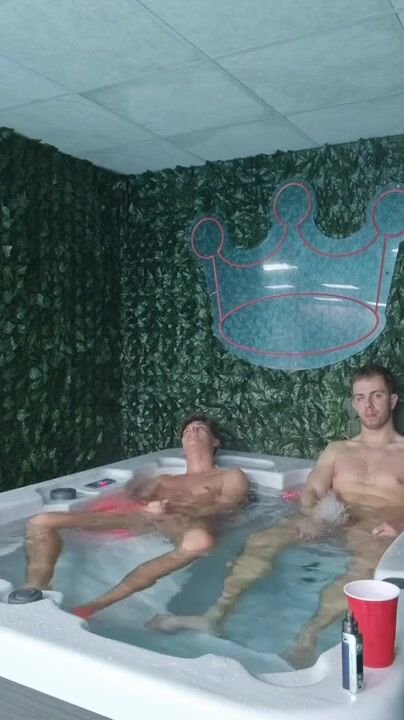Cute twinks share steamy jacuzzi bareback