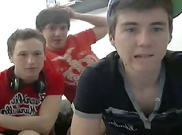 Three beauties going live on cam