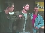 три парня делят блондинистого пацана