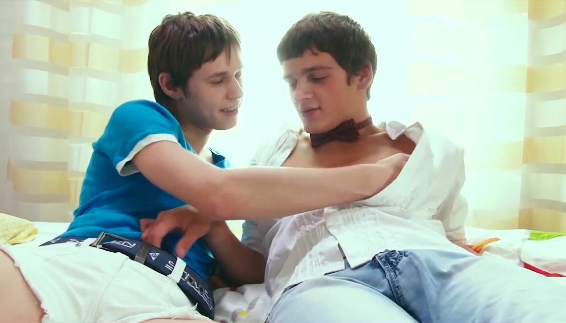 Johnny and danny: twinks tickling in hot boy action