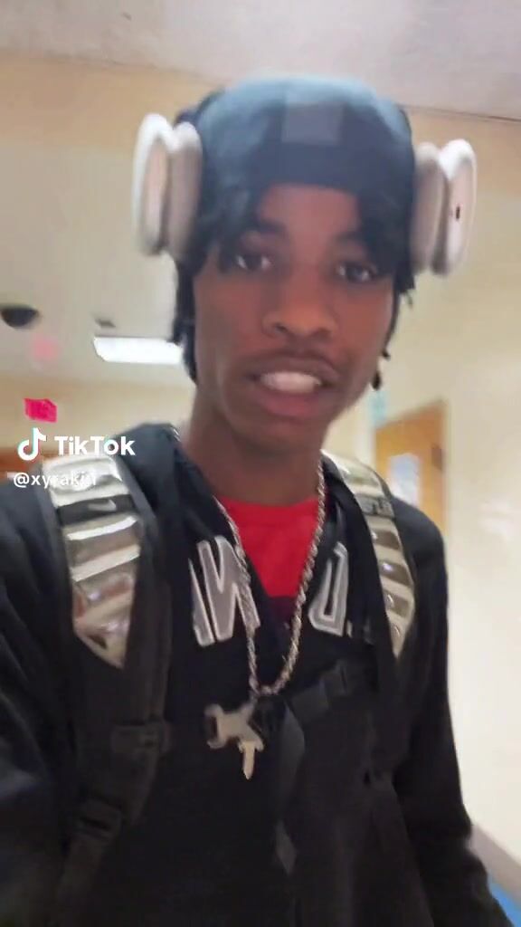 Adolescente mona en tiktok