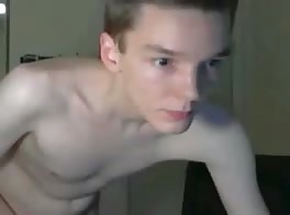 独自在家的少年自慰