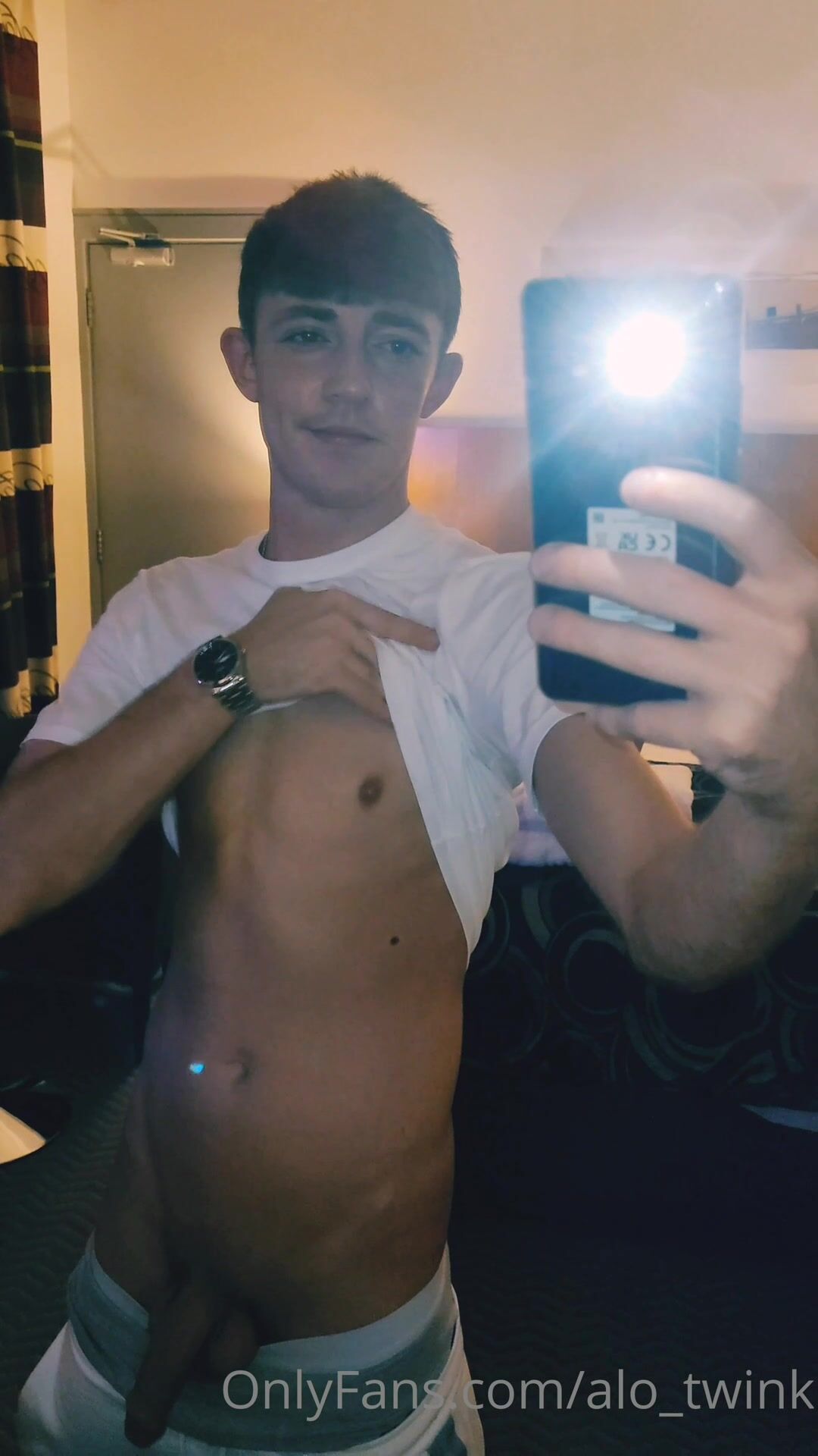 Teens selfie bareback im badezimmer