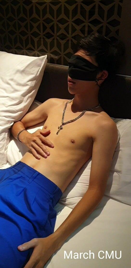 Blindfolded asian twink takes raw cock