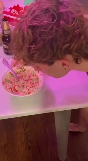 トゥインクがマッスルダディに生チンポ朝食を奉仕